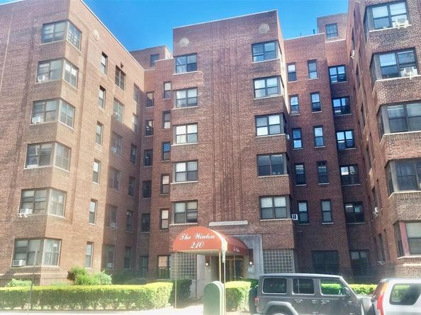 210 Martine Avenue 6L, White Plains NY 10601