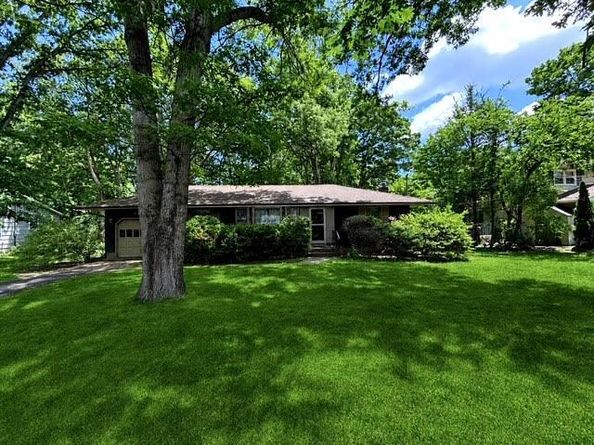 33 Summit Drive, Smithtown NY 11787