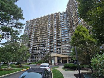 2 Bay Club Dr