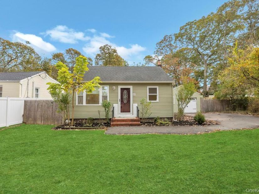 34 Ormond Avenue, Selden NY 11784