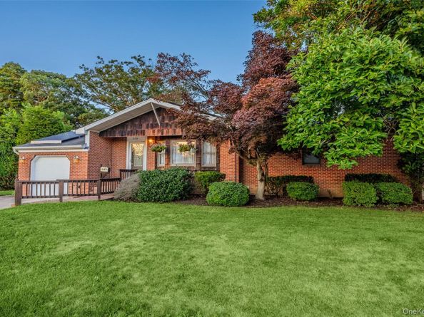 579 Empire Avenue, West Babylon NY 11704
