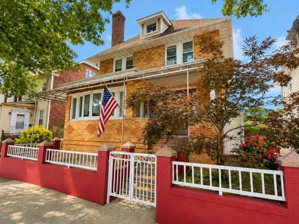 9440 Springfield Boulevard, Queens Village NY 11428