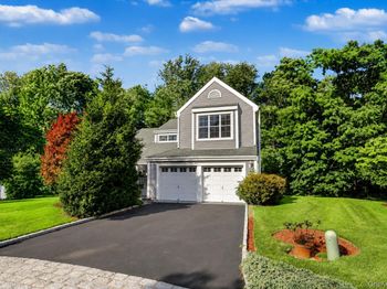 3176 Woodfield Court