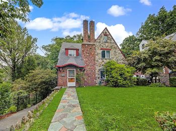 37 Lansdowne Drive