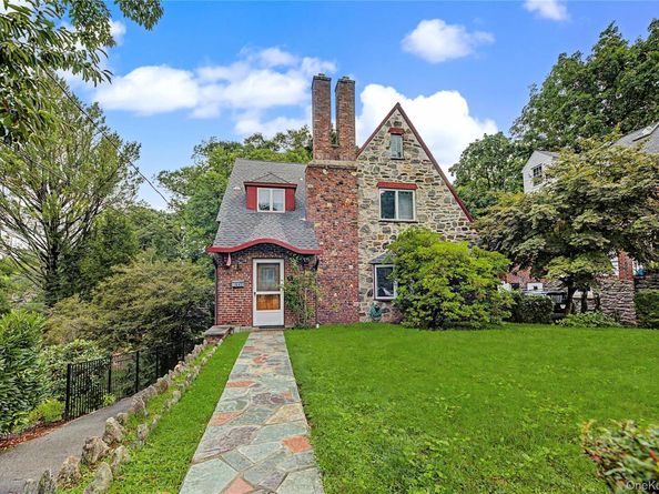 37 Lansdowne Drive, Larchmont NY 10538