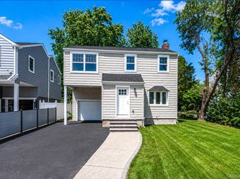 52 Norfeld Boulevard