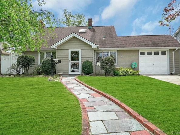 30 Book Lane, Levittown NY 11756