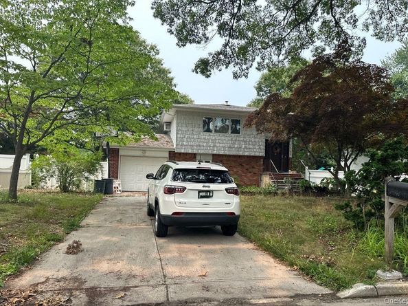 47 Cleremont Avenue, Saint James NY 11780