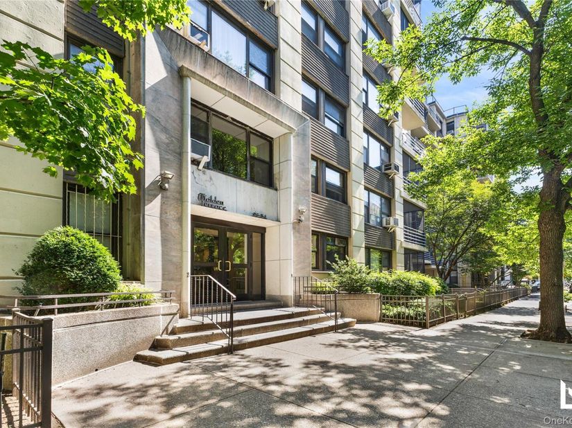 98-34 63rd Drive 4J, Rego Park NY 11374
