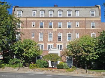 208 Centre Ave
