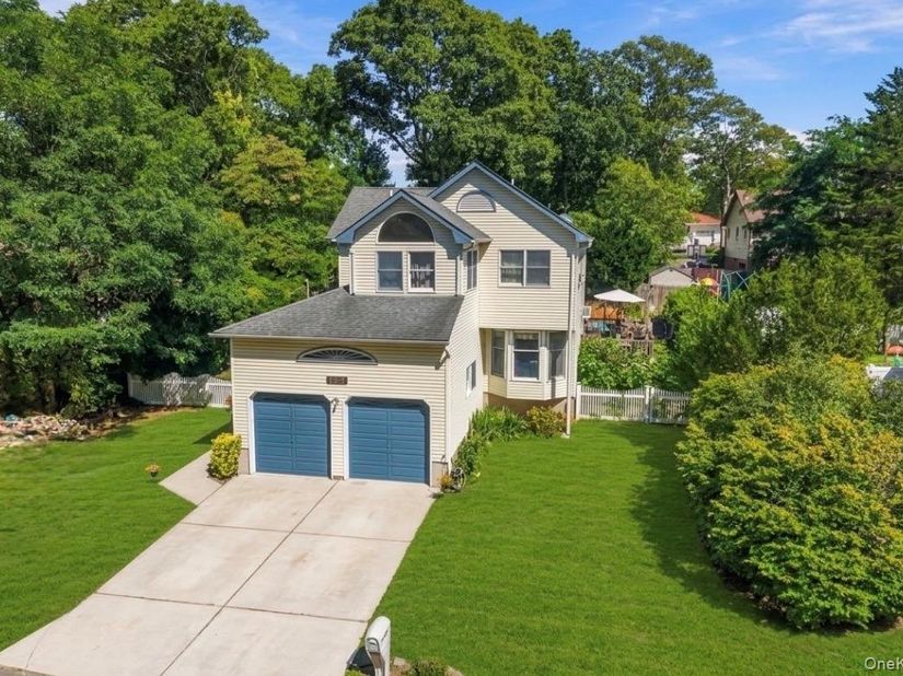 277 Smith Road, Shirley NY 11967