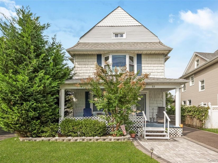 53 Thorne Street, Patchogue NY 11772