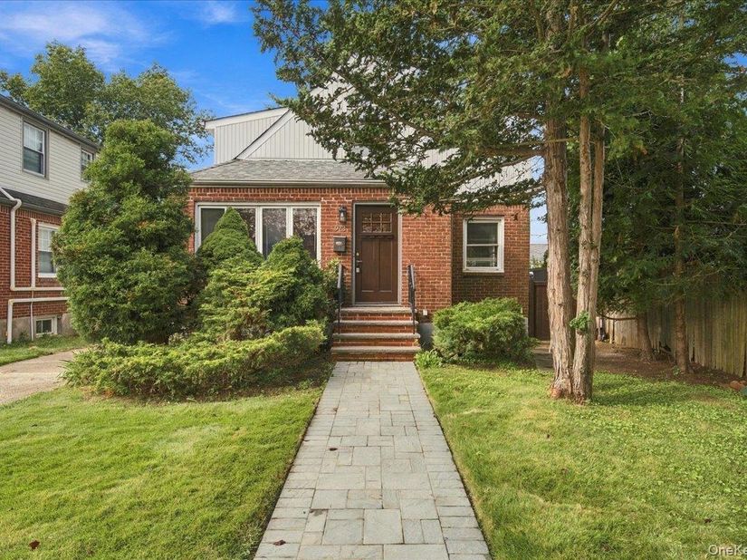 973 N 3rd Street, New Hyde Park NY 11040