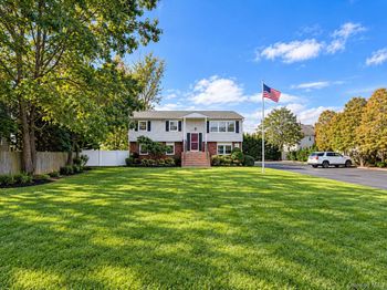 60 Little East Neck Road
