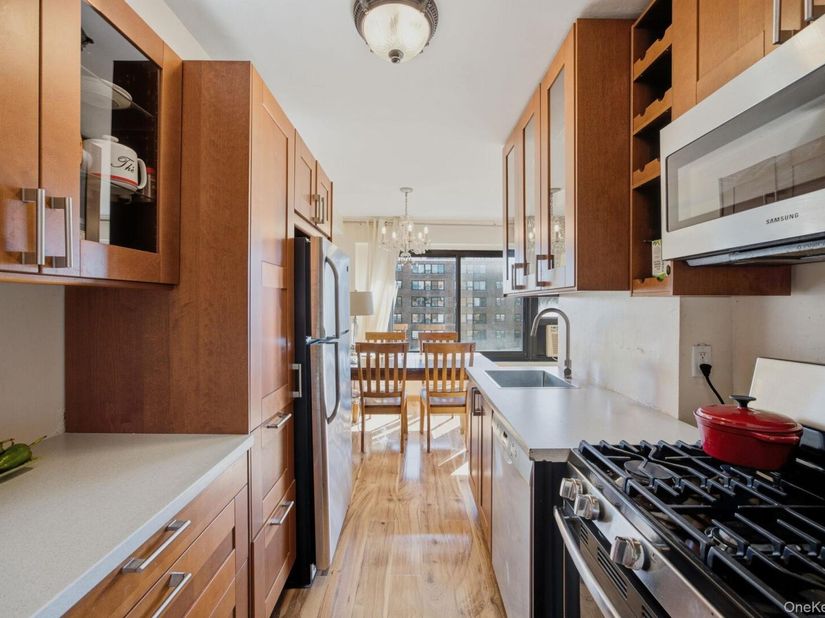 33-55 14th Street 12B, Astoria NY 11106
