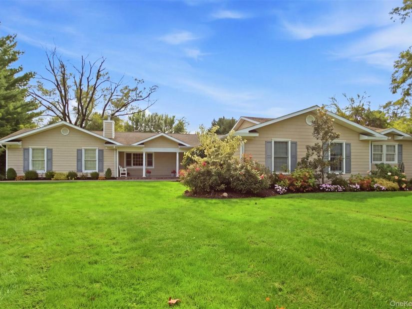 19 Wildwood Drive, Dix Hills NY 11746