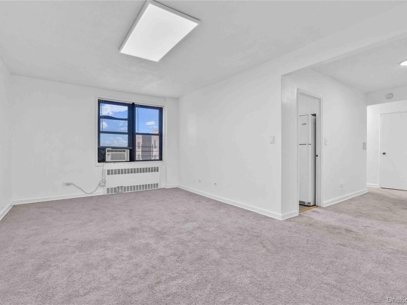 150-11 72 Road 6F, Flushing NY 11367