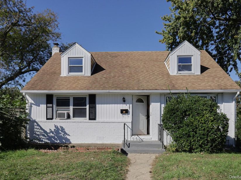 207 Courthouse Road, Franklin Square NY 11010