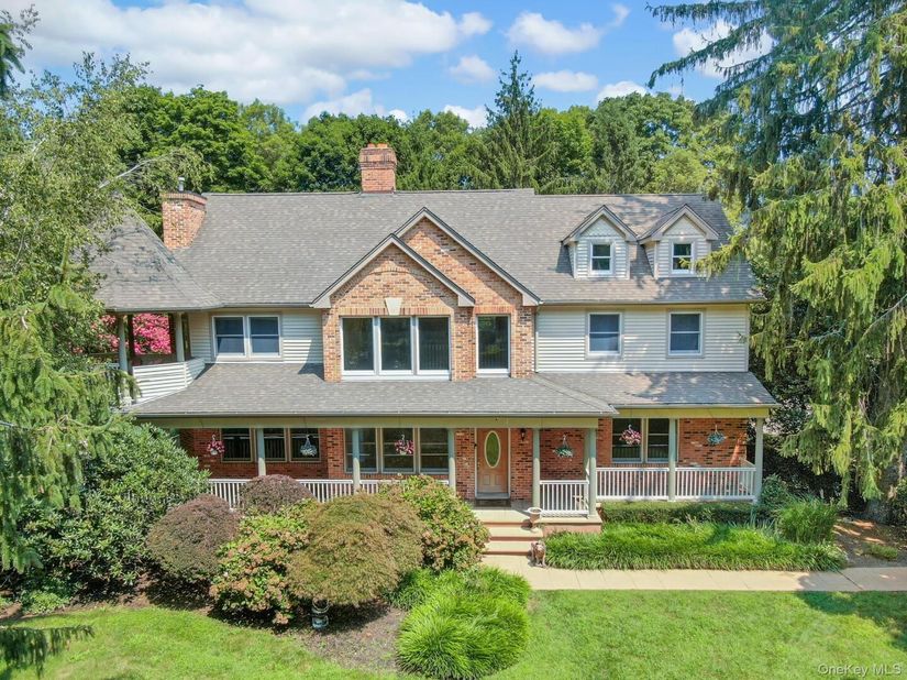 811 Canal Road, Mount Sinai NY 11766
