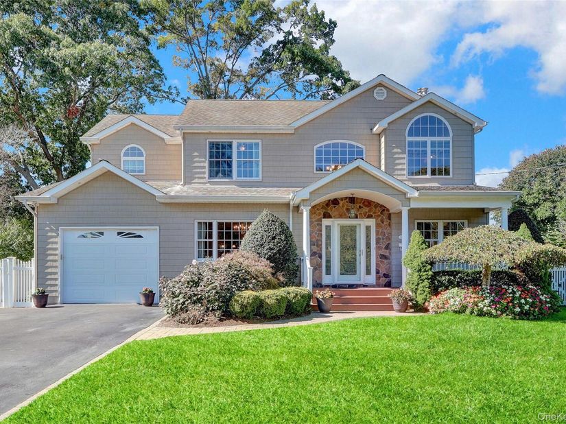 1456 Pine Acres Boulevard, Bay Shore NY 11706