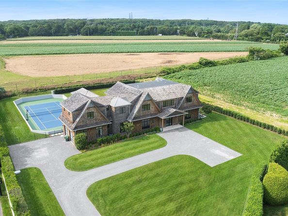 58 Clearview Farm Road, Southampton NY 11968