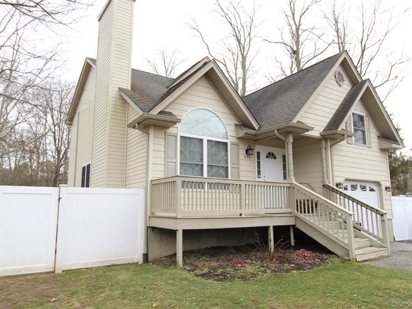 275 Railroad Avenue, Center Moriches NY 11934