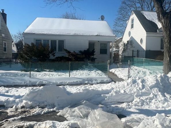 7950 262nd Street, Glen Oaks NY 11004