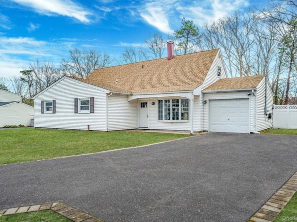 10 Cottonwood Avenue, Port Jefferson Station NY 11776