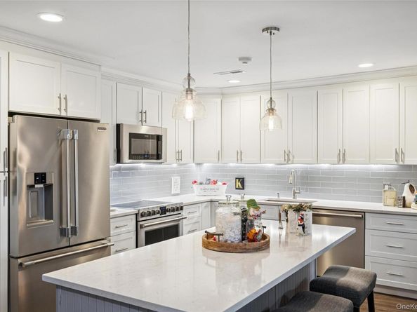 606 Sara Circle, Port Jefferson Station NY 11776