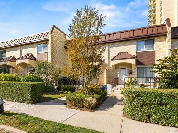 215-15 23 Avenue TH, Bayside NY 11360