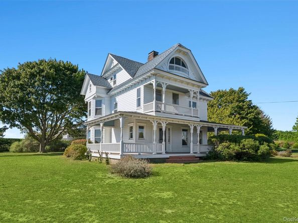 63 S Bay Ave, Eastport NY 11941