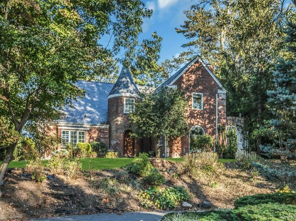 10 Soundview Crest, Manhasset NY 11030