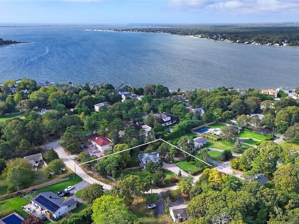 3 Jefferson Avenue, Hampton Bays NY 11946