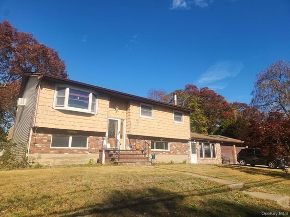 829 Stanley Street, West Islip NY 11795