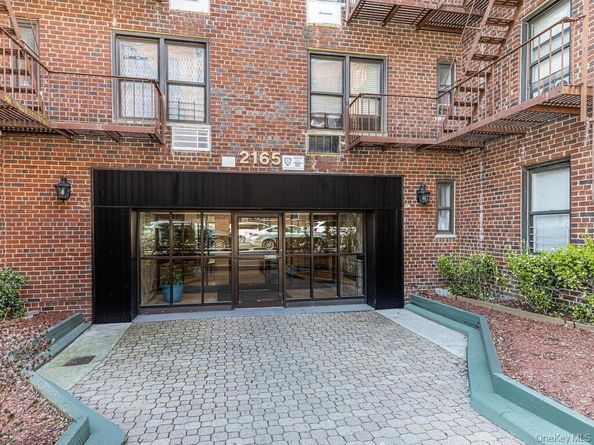 2165 Matthews Avenue 4A, Bronx NY 10462