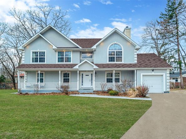 6 Denmark Court, Huntington NY 11743