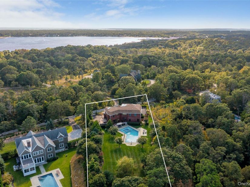 89 Old Canoe Place Road, Hampton Bays NY 11946