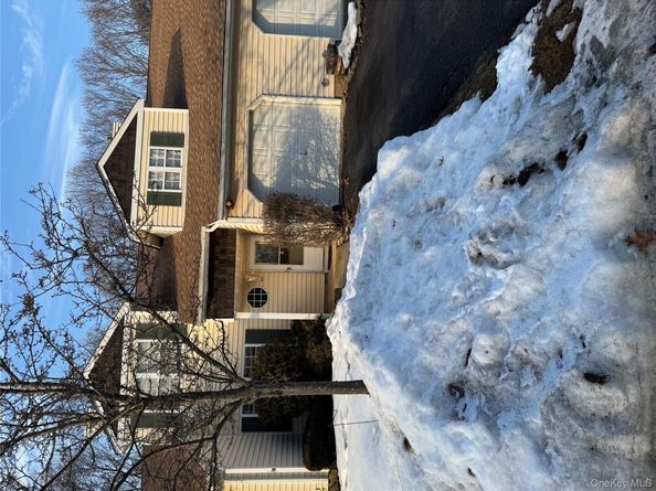 511 Race Place, Oakdale NY 11769