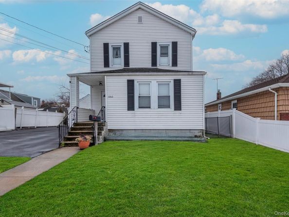 1060 Midland Street, Uniondale NY 11553
