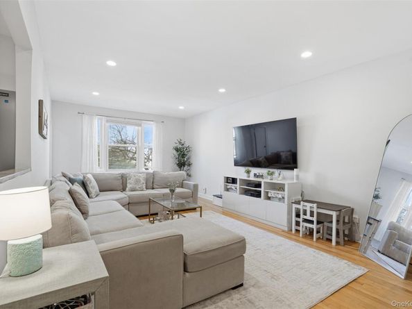 101 Old Mamaroneck Road 1c5, White Plains NY 10605