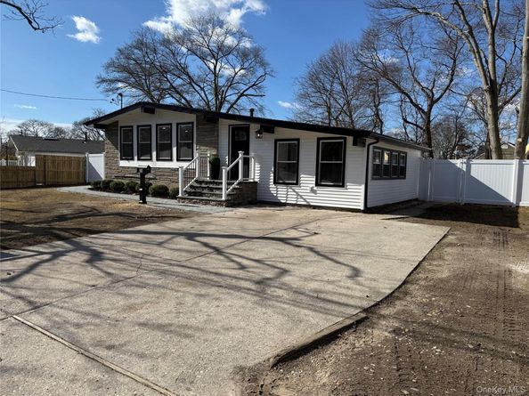 78 Samuel Street, Ronkonkoma NY 11779