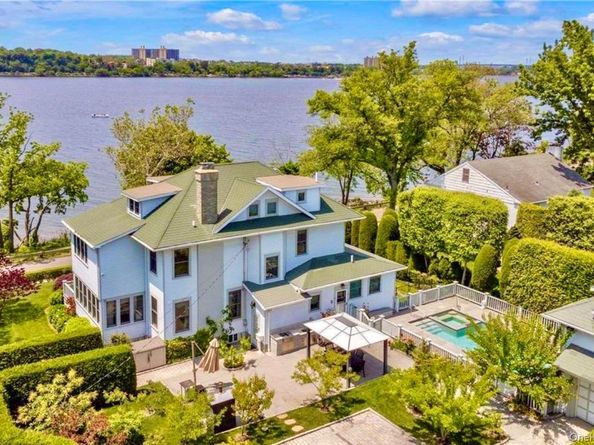 102 Shore Road, Douglaston NY 11363