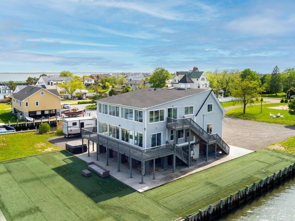 200 Clocks Boulevard, Massapequa NY 11758