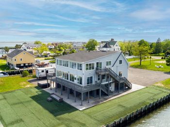 200 Clocks Boulevard