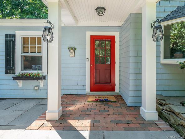 41 High Street, Locust Valley NY 11560