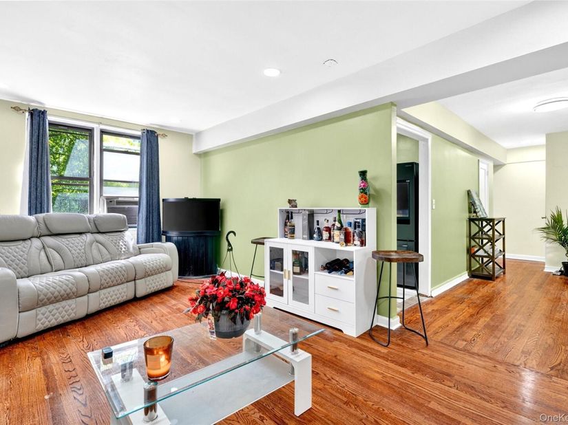 3535 Kings College Place 3G, Bronx NY 10467