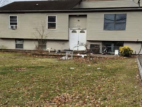 224 Grand, Brentwood NY 11717