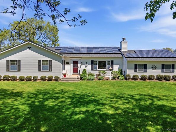 16 High Meadow Lane, Jamesport NY 11901