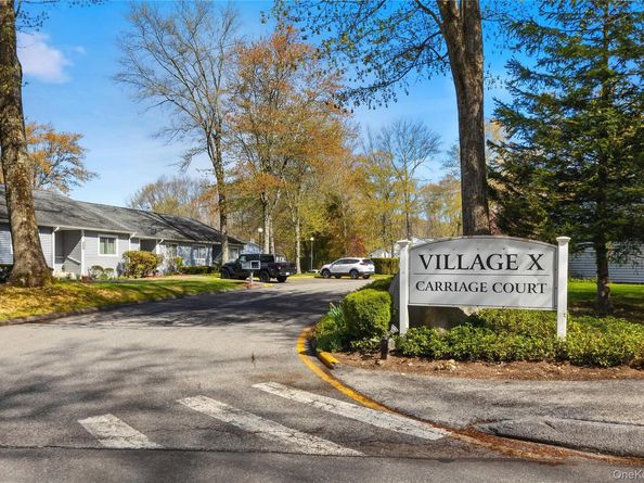 157 Carriage Court E, Yorktown Heights NY 10598