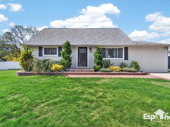 36 Ronald Drive E, Amityville NY 11701